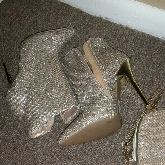 Qupid Shoes - Campagne glitter booties